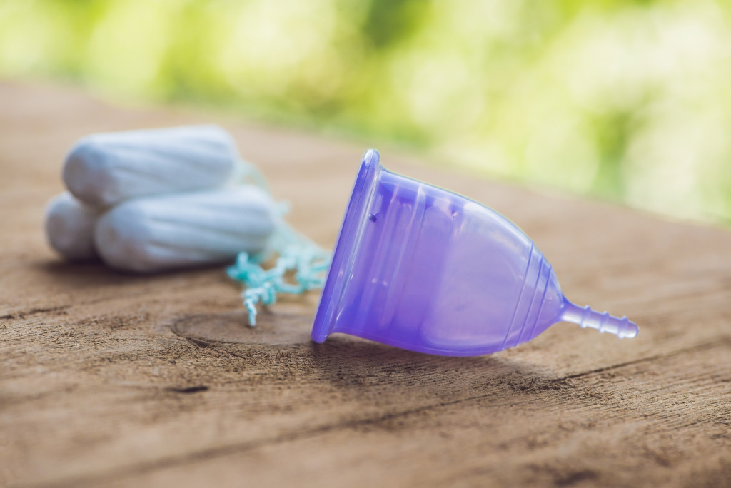 menstrual cup and tampons